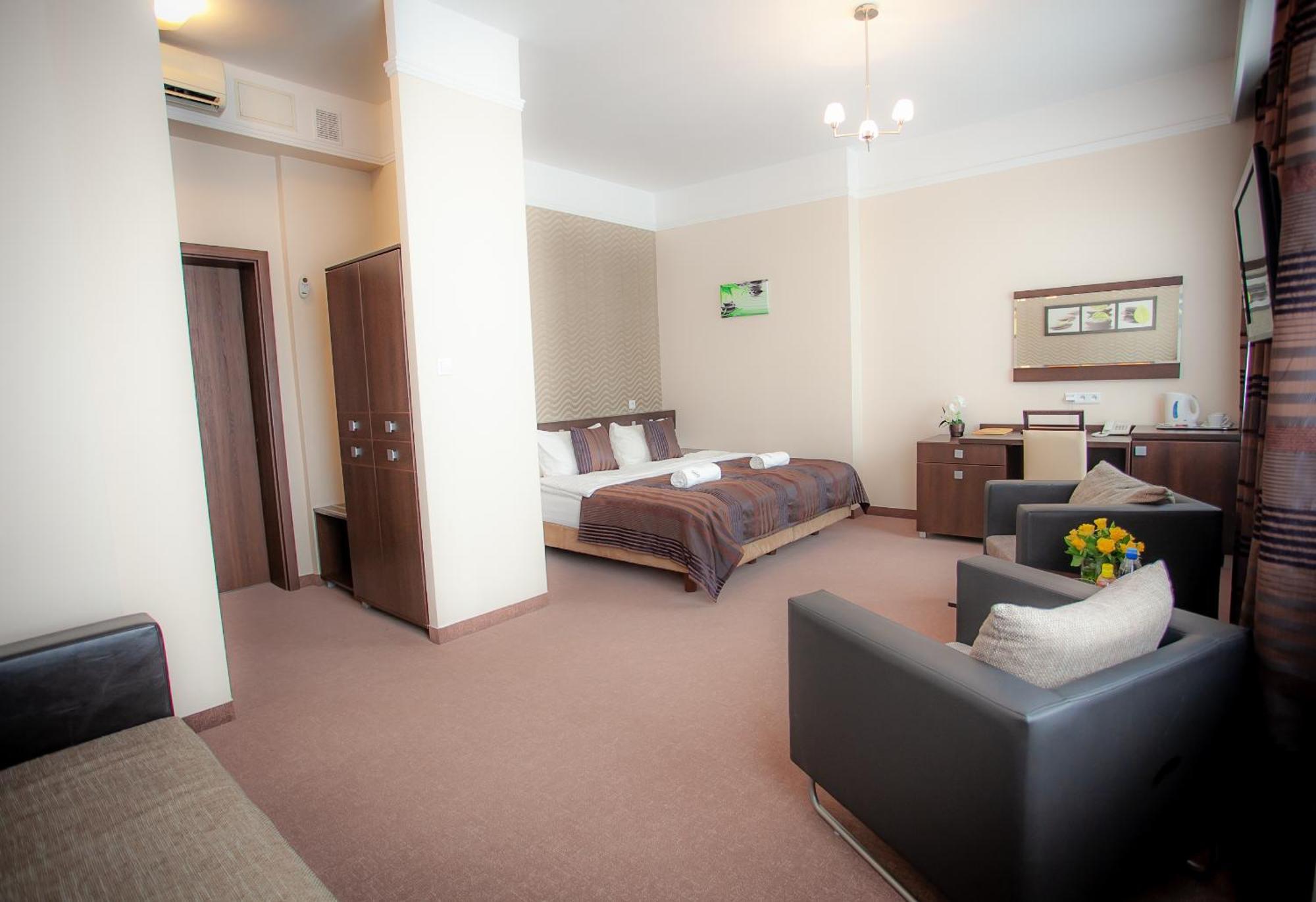 Hotel & Spa Odeon Boguchwała エクステリア 写真